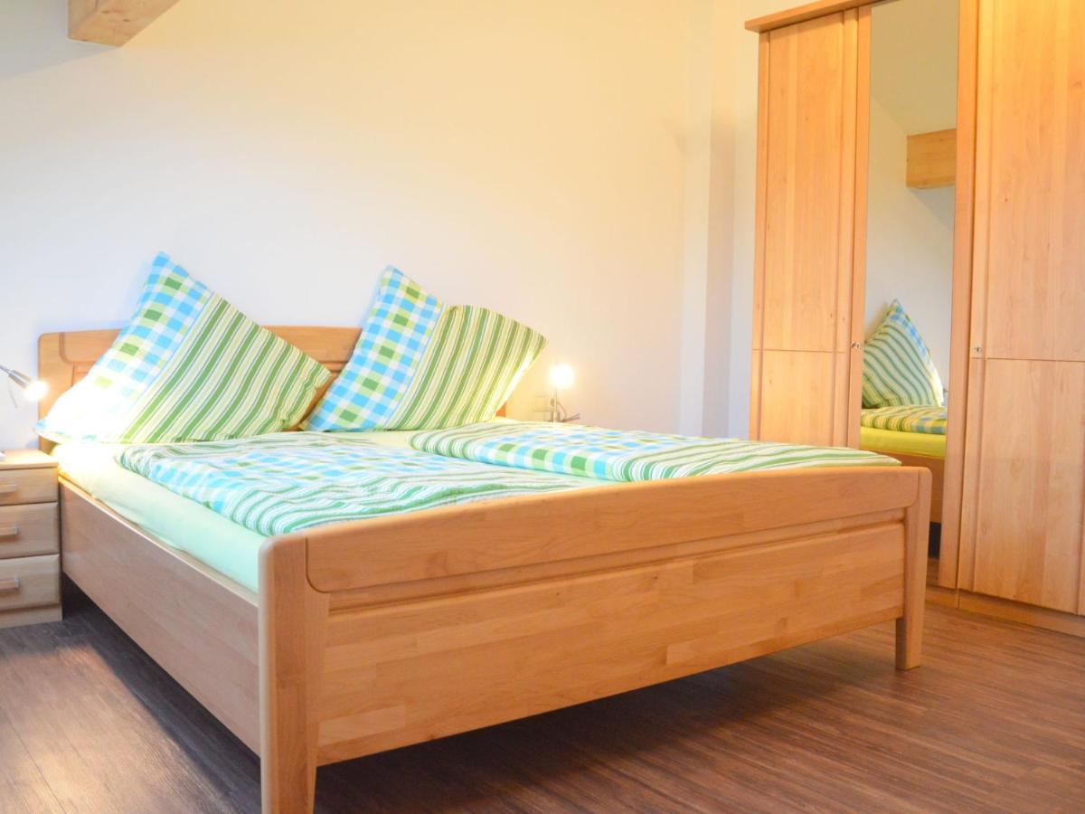 Lovely Modern Apartment With Private Terrace Ellscheid Екстериор снимка